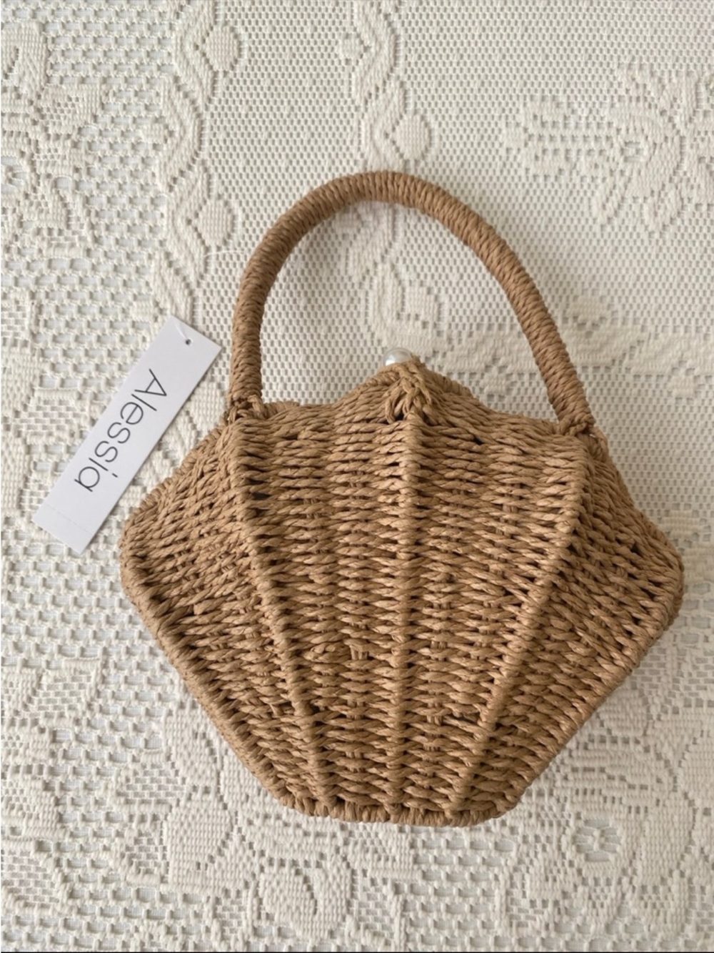 Alessia Scallop Shell Woven Straw Top Handle Pearl Closure Purse Cloth Lined